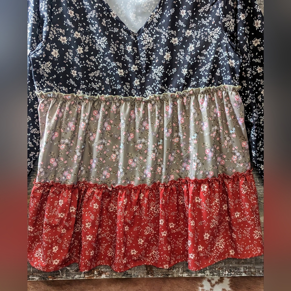 Women’s Floral Tiered Tunic Top - Black, Olive & Red - Picture 6 of 14